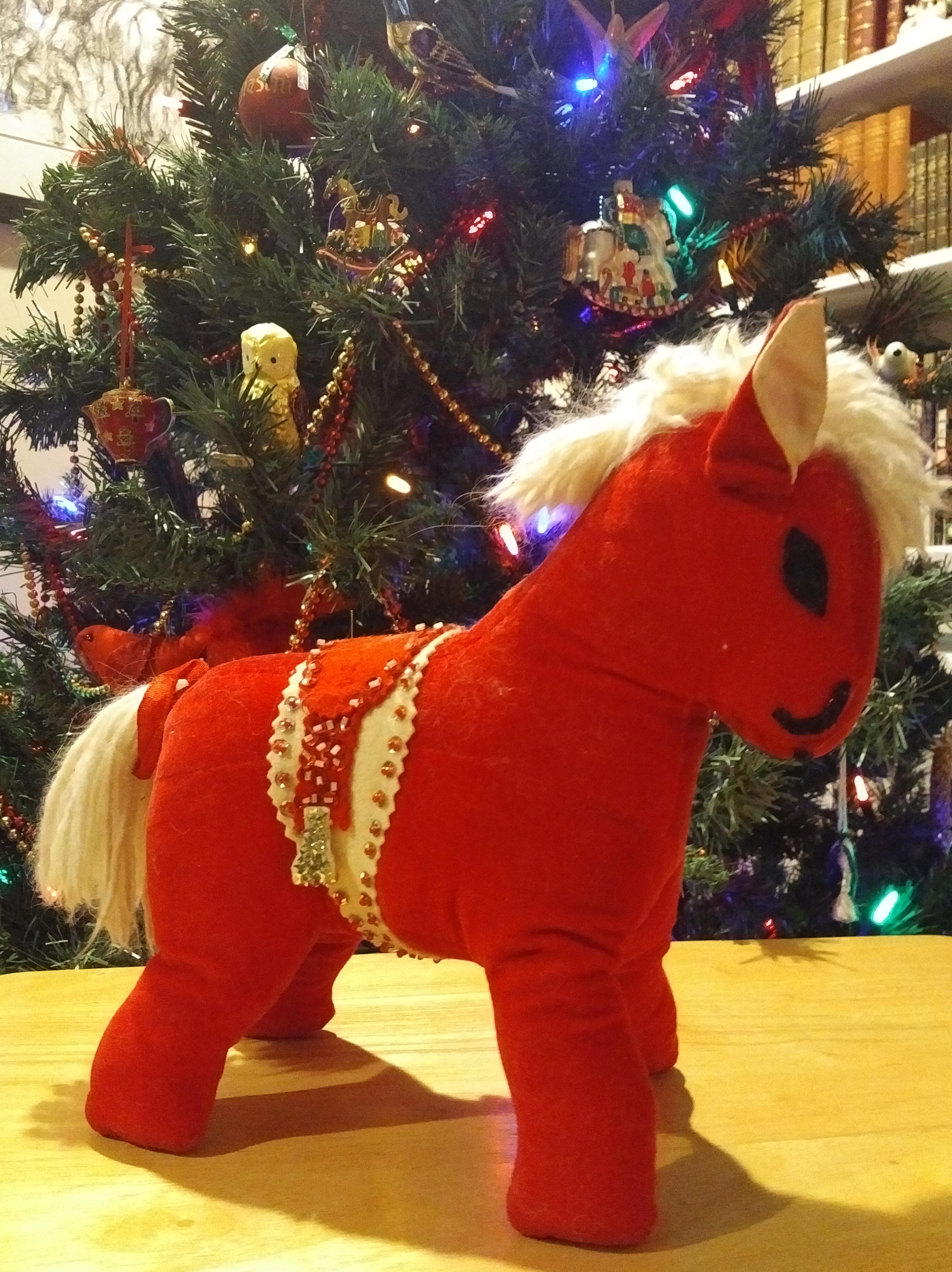 Monday Minstrel: The Christmas Horse