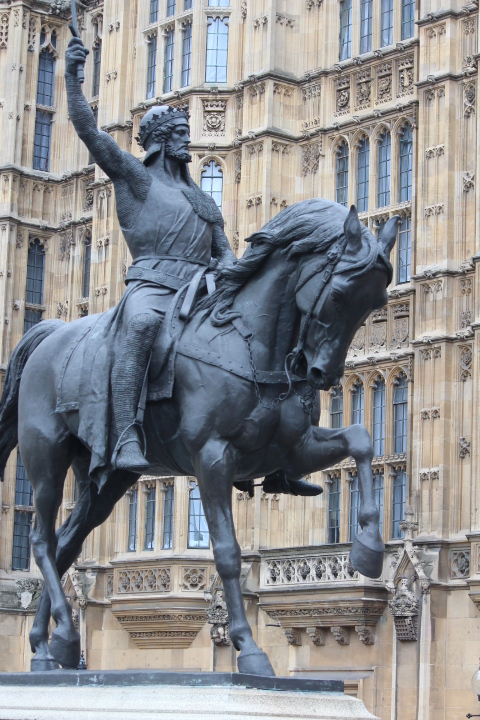 Monday Minstrel: How many hooves are in the air?